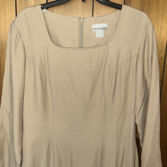 Dress - Picture 2 of 8